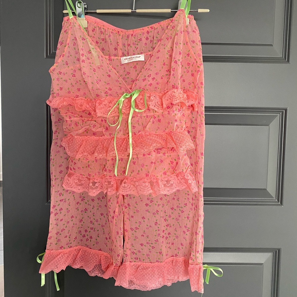 NWOT pretty lingerie set Size M